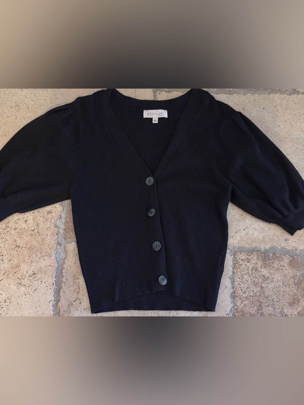 Philosophy short sleeve bell sleeve button down sweater -SZ L
XY